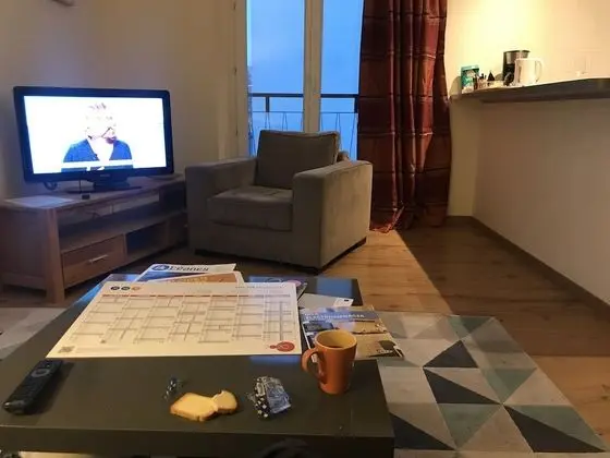 Junior Süit, 1 Büyük (Queen) Boy Yatak, Sigara İçilmez