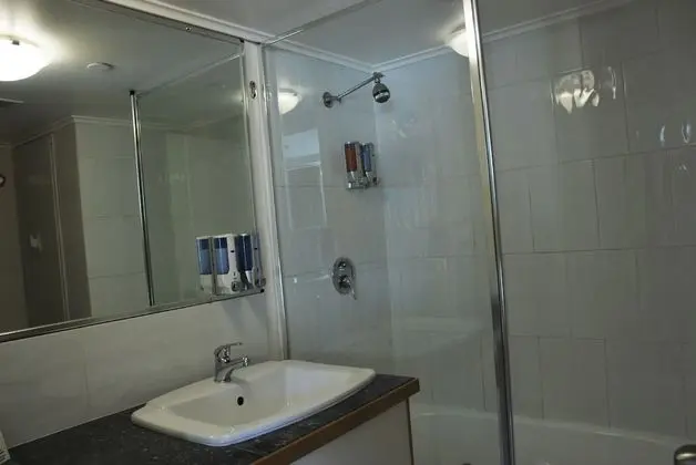 Hotel Queen, Queen Bed