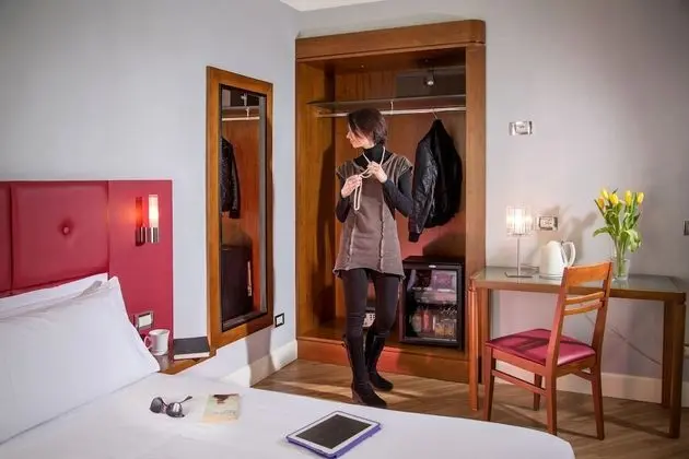 Superior Oda, 1 Büyük (Queen) Boy Yatak