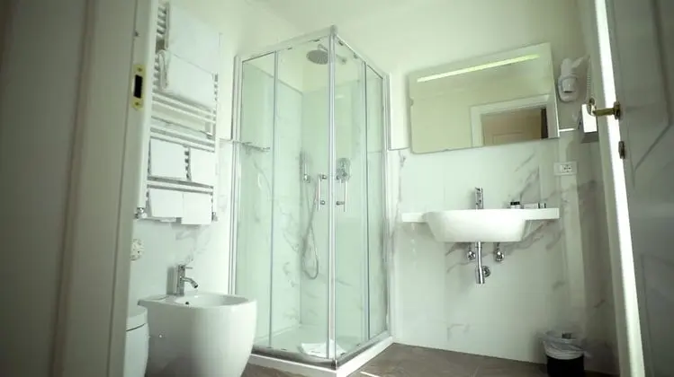 Superior Oda, 1 Büyük (Queen) Boy Yatak