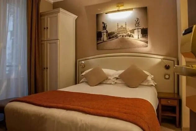 Comfort Oda, 1 Çift Kişilik Yatak, Sigara İçilmez (Eiffel Tower View)