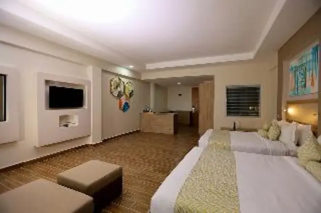 JUNIOR SUITE