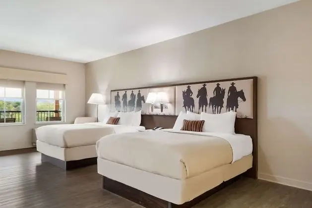 Süit, 2 Büyük (Queen) Boy Yatak, Sigara İçilmez, Balkon