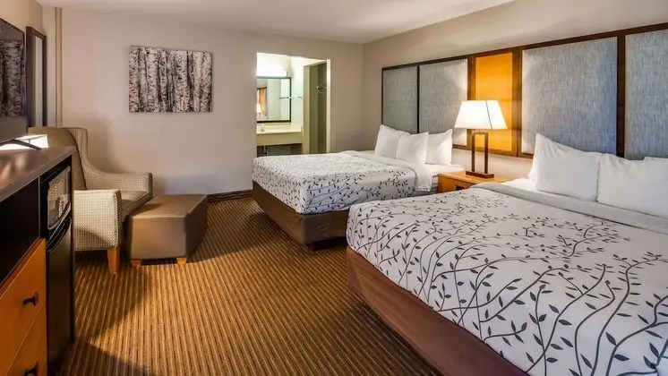 Standard Oda, 2 Büyük (Queen) Boy Yatak, Sigara İçilmez, Balkon (2nd Floor)