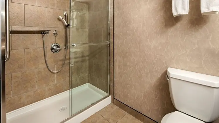 Standard Oda, 2 Büyük (Queen) Boy Yatak, Sigara İçilmez, Zemin Kat (Pet Friendly)