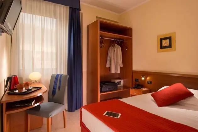 Economy Oda, 1 Çift Kişilik Yatak, Sigara İçilmez (French Size Bed 140 Cm)