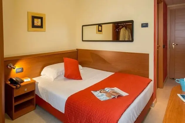 Economy Oda, 1 Çift Kişilik Yatak, Sigara İçilmez (French Size Bed 140 Cm)