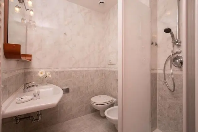 Economy Oda, 1 Çift Kişilik Yatak, Sigara İçilmez (French Size Bed 140 Cm)