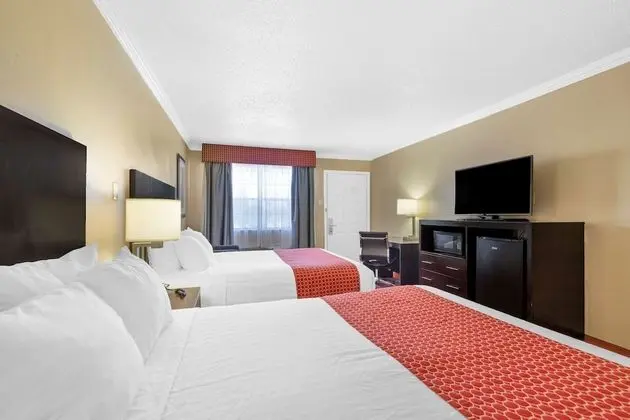 Standard Oda, 2 Büyük (Queen) Boy Yatak, Sigara İçilmez, Buzdolabı ve Mikrodalga (Walk-in Shower)