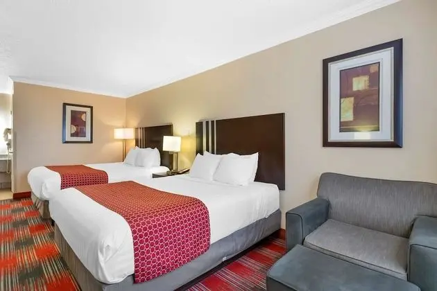 Standard Oda, 2 Büyük (Queen) Boy Yatak, Sigara İçilmez, Buzdolabı ve Mikrodalga (Walk-in Shower)