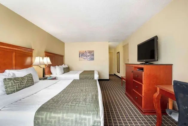 Standard Oda, 2 Büyük (Queen) Boy Yatak, Buzdolabı