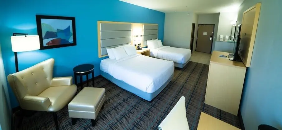 Standard Oda, 2 Büyük (Queen) Boy Yatak, Sigara İçilmez, Buzdolabı ve Mikrodalga (Pet Friendly)