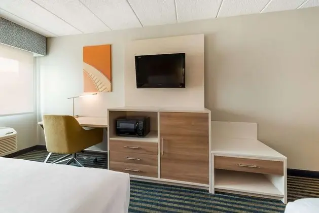Standard Room, 2 Double Beds, Non Smoking, Refrigerator & Microwave (Pet Friendly)