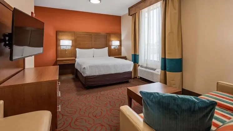 Süit, 1 En Büyük (King) Boy Yatak ve Çekyat, Sigara İçilmez, Buzdolabı ve Mikrodalga (with Sofabed)