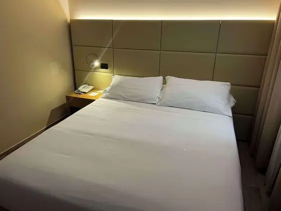 Standard Oda, 1 Çift Kişilik Yatak, Sigara İçilmez (French Size Bed 140 Cm)