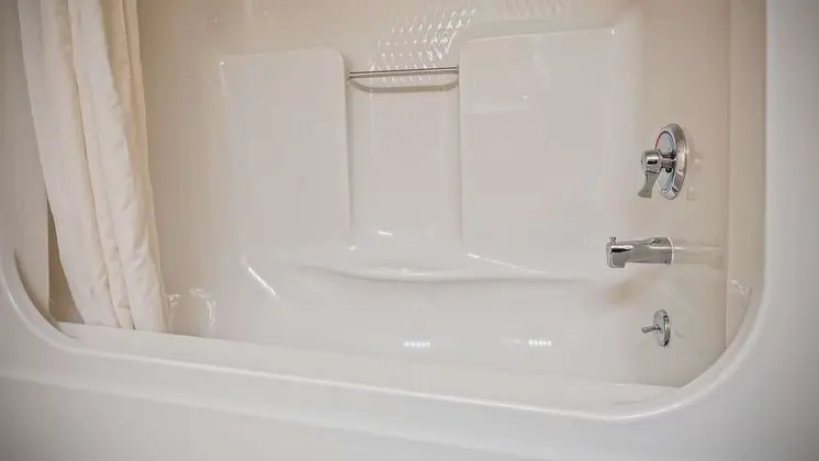 Standard Oda, 2 Büyük (Queen) Boy Yatak, Sigara İçilmez, Buzdolabı ve Mikrodalga