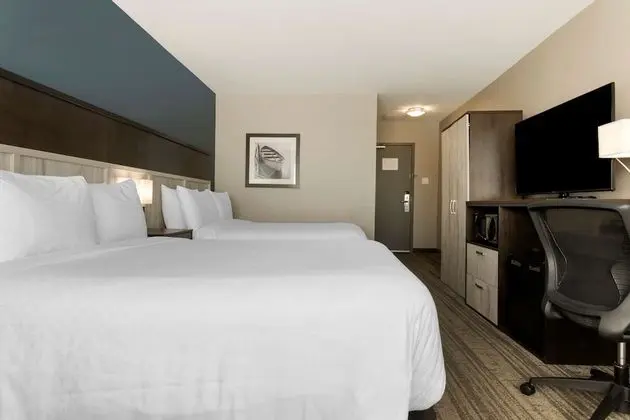 Standard Oda, 2 Büyük (Queen) Boy Yatak, Sigara İçilmez, Göl Manzaralı (Pet Friendly)