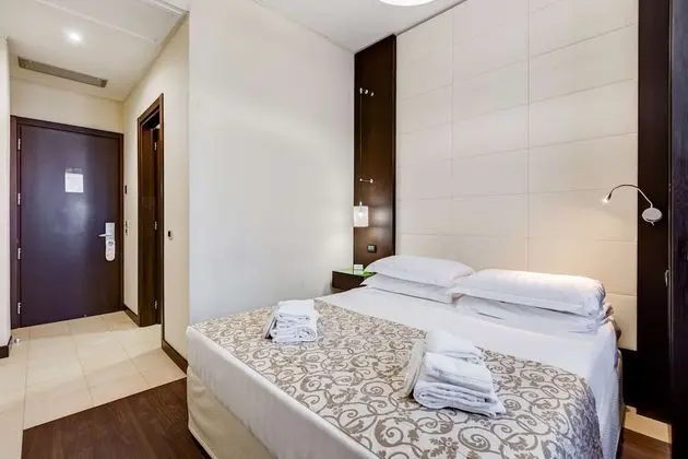 Standard Oda, 1 Büyük (Queen) Boy Yatak