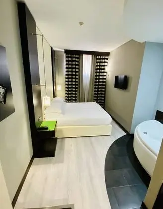 Standard Oda, 1 Büyük (Queen) Boy Yatak