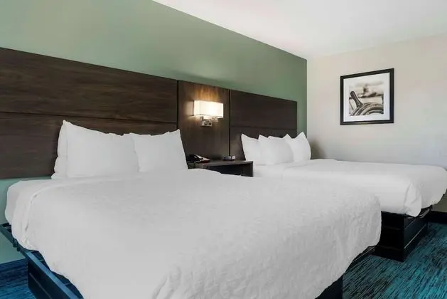 Standard Oda, 2 Büyük (Queen) Boy Yatak, Sigara İçilmez, Buzdolabı