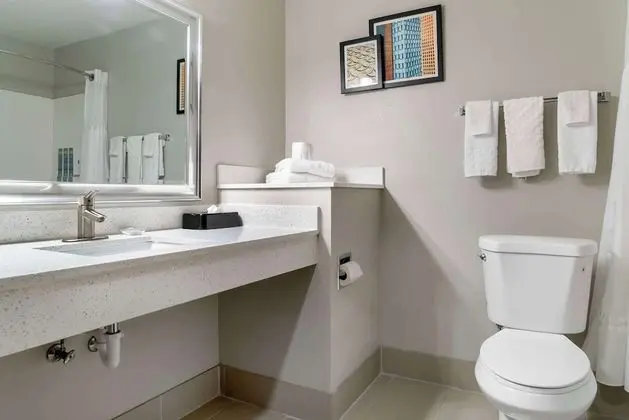 Standard Oda, 2 Büyük (Queen) Boy Yatak, Sigara İçilmez, Buzdolabı