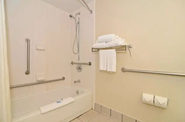 Standard Oda, 1 En Büyük (King) Boy Yatak ve Çekyat, Engellilere Uygun (with Sofabed)