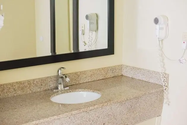 Standard Oda, 2 Büyük (Queen) Boy Yatak, Sigara İçilmez (Pet Friendly)