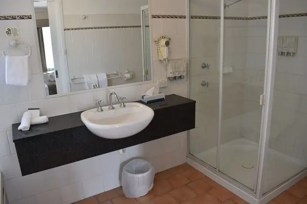 Deluxe Oda, Birden Çok Yatak, Sigara İçilmez (2 queen and 1 single bed)