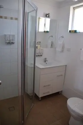 Deluxe Oda, Birden Çok Yatak, Sigara İçilmez (2 queen and 1 single bed)