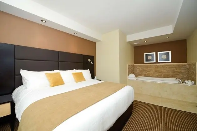 Standard Oda, 1 Büyük (Queen) Boy Yatak, Buzdolabı ve Mikrodalga, Ek Bina (Pet Friendly)