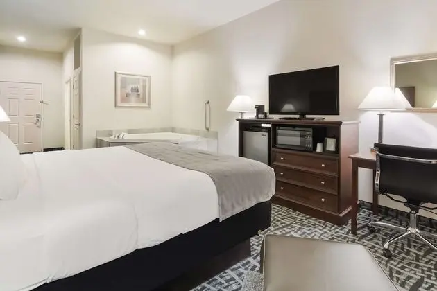 Standard Oda, 1 En Büyük (King) Boy Yatak, Sigara İçilmez, Sıcak Su Küveti