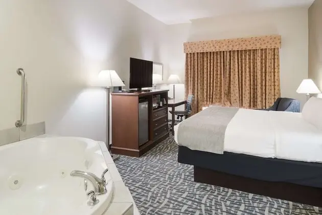 Standard Oda, 1 En Büyük (King) Boy Yatak, Sigara İçilmez, Sıcak Su Küveti