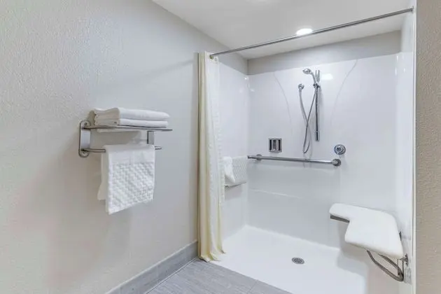 Engellilere uygun banyo
