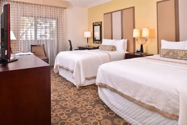 Deluxe Oda, Birden Çok Yatak, Sigara İçilmez, Buzdolabı
