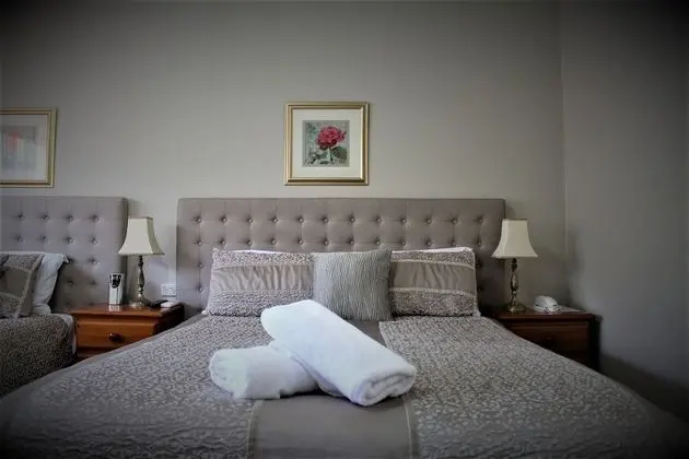 Deluxe İki Ayrı Yataklı Oda (The Twin Room 1 Queen 1 Single)