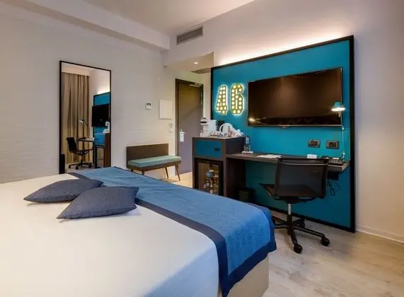 Deluxe Oda, 1 En Büyük (King) Boy Yatak