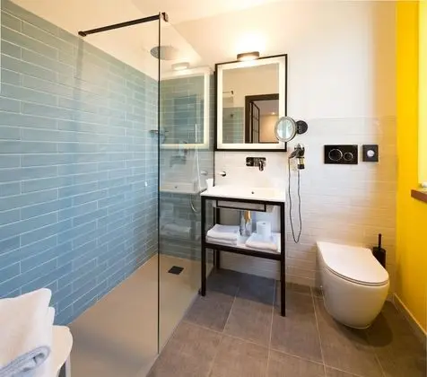 Deluxe Oda, 1 En Büyük (King) Boy Yatak