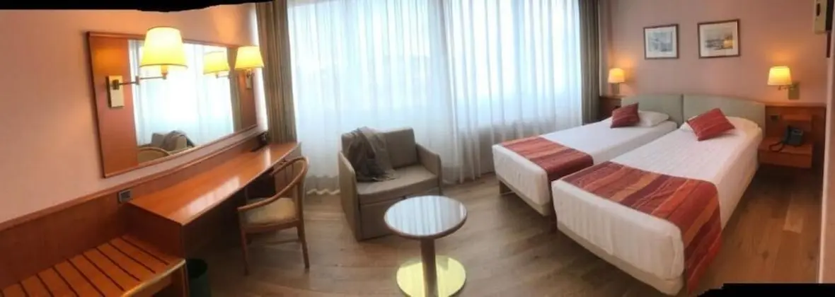 Büyük Yataklı Tek Kişilik Oda