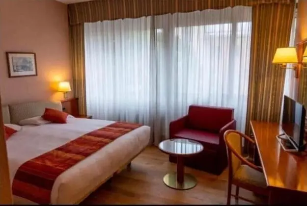 Büyük Yataklı Tek Kişilik Oda