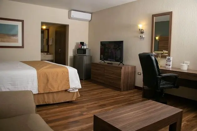 Süit, 1 En Büyük (King) Boy Yatak, Sigara İçilmez, Buzdolabı ve Mikrodalga