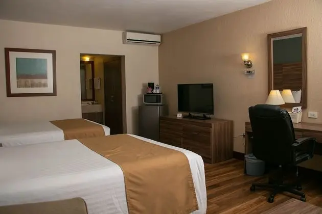 Süit, 2 Çift Kişilik Yatak, Sigara İçilmez, Buzdolabı ve Mikrodalga