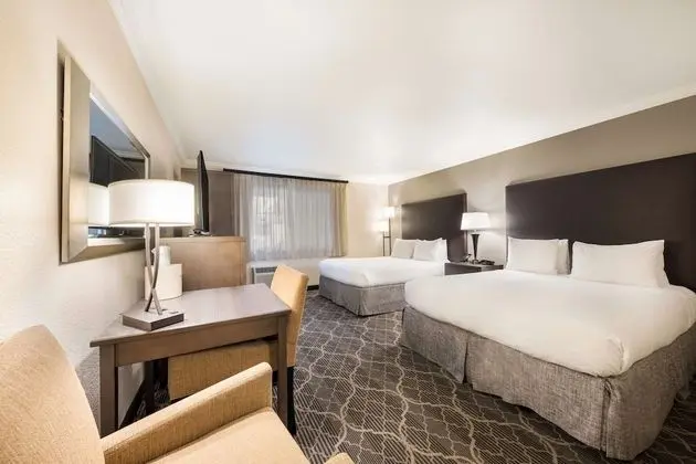 Standard Oda, 2 Büyük (Queen) Boy Yatak, Sigara İçilmez, Buzdolabı ve Mikrodalga (Pet Friendly)