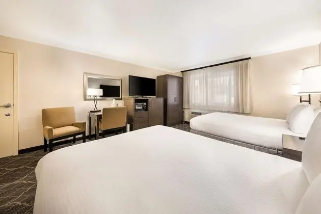 Standard Oda, 2 Büyük (Queen) Boy Yatak, Sigara İçilmez, Buzdolabı ve Mikrodalga (Pet Friendly)