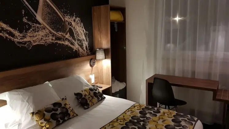 Standard İki Ayrı Yataklı Oda (with SAUNA access)