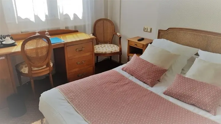 Standard Tek Büyük Yataklı Oda (with SAUNA access)