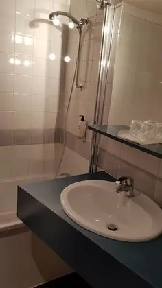 Standard Tek Büyük Yataklı Oda (with SAUNA access)