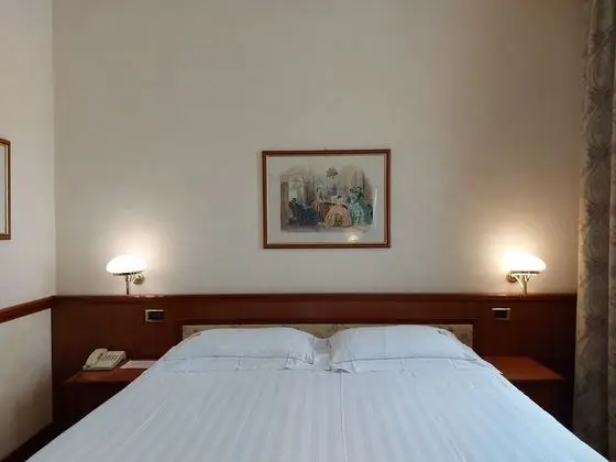 Classic Tek Büyük Yataklı Oda