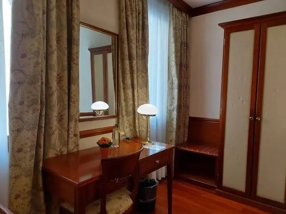 Classic Tek Büyük Yataklı Oda