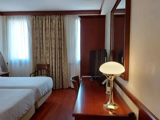 Classic Tek Büyük Yataklı Oda