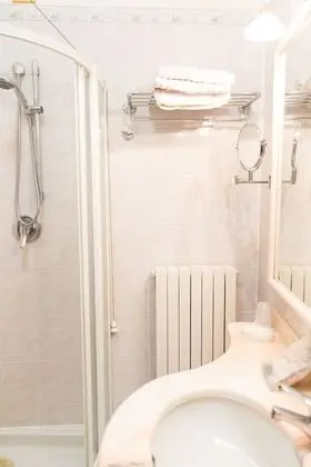 Classic Tek Büyük Yataklı Oda